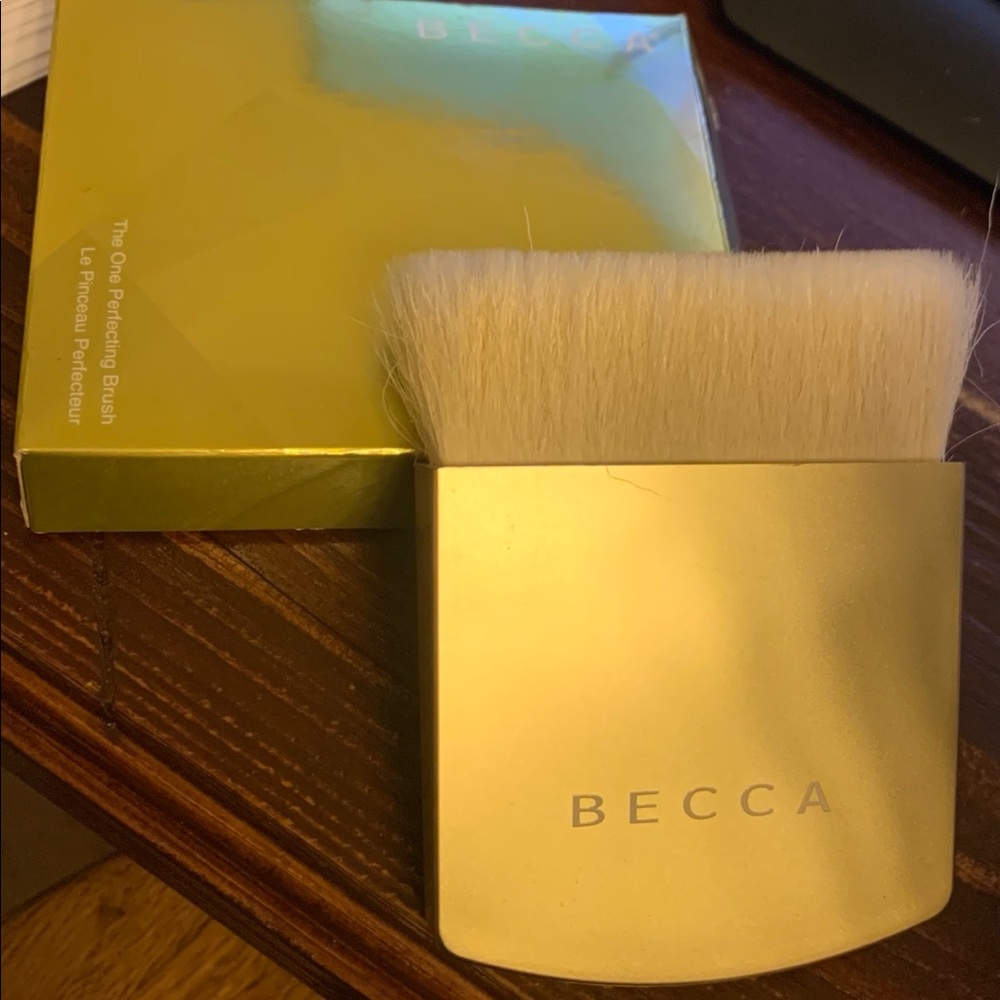 Becca The One Perfecting Brush